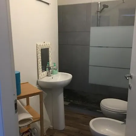 Casa A Due Passi Dal Mare Di Appartement Viareggio